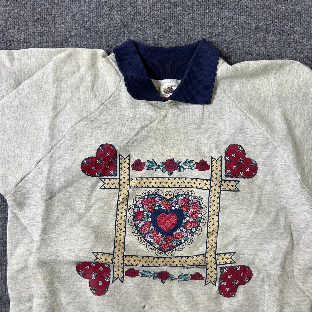 Fruit of the Loom Sweatshirt Womens Size L Grey Floral Heart Navy Collar
